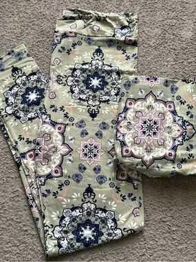 Women’s Honey & Lace Leggings - Size Large - Green w/ Navy & Pink